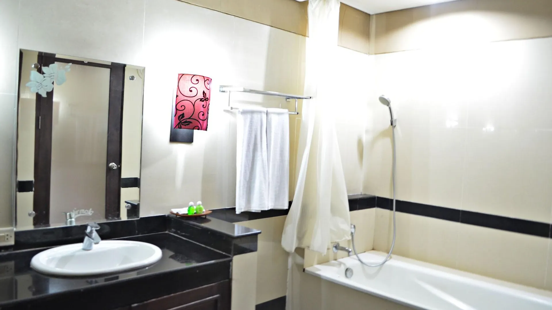 Nirmala Hotel & Convention Centre Dempassar 2*,